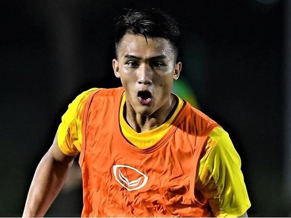 Tin bóng đá trong nước 13/4: Võ Nguyên Hoàng rời U23 Việt Nam